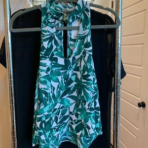 NWT Olivaceous Vacay Me Top